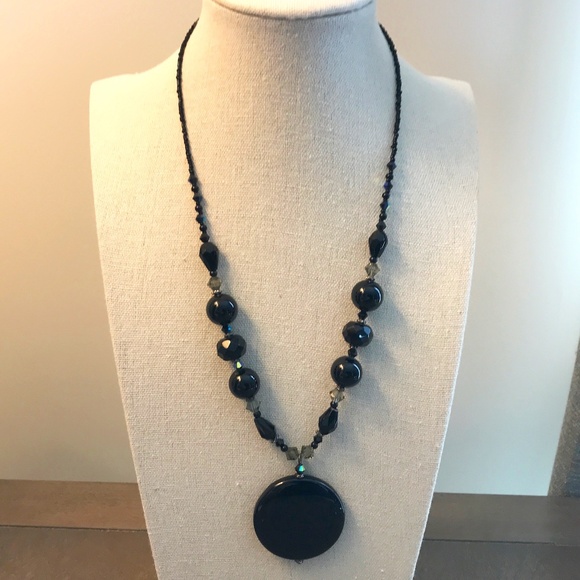 Beautiful Handmade Beaded Necklace - Picture 1 of 4